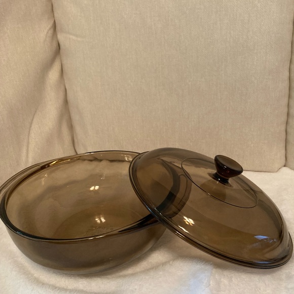 Pyrex bowl and Lid In perfect condition Microwave & oven safe - Picture 2 of 5